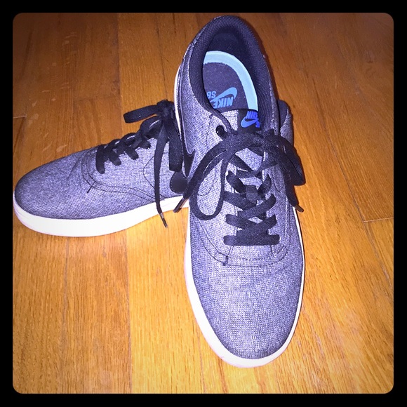 sb check solarsoft sneaker